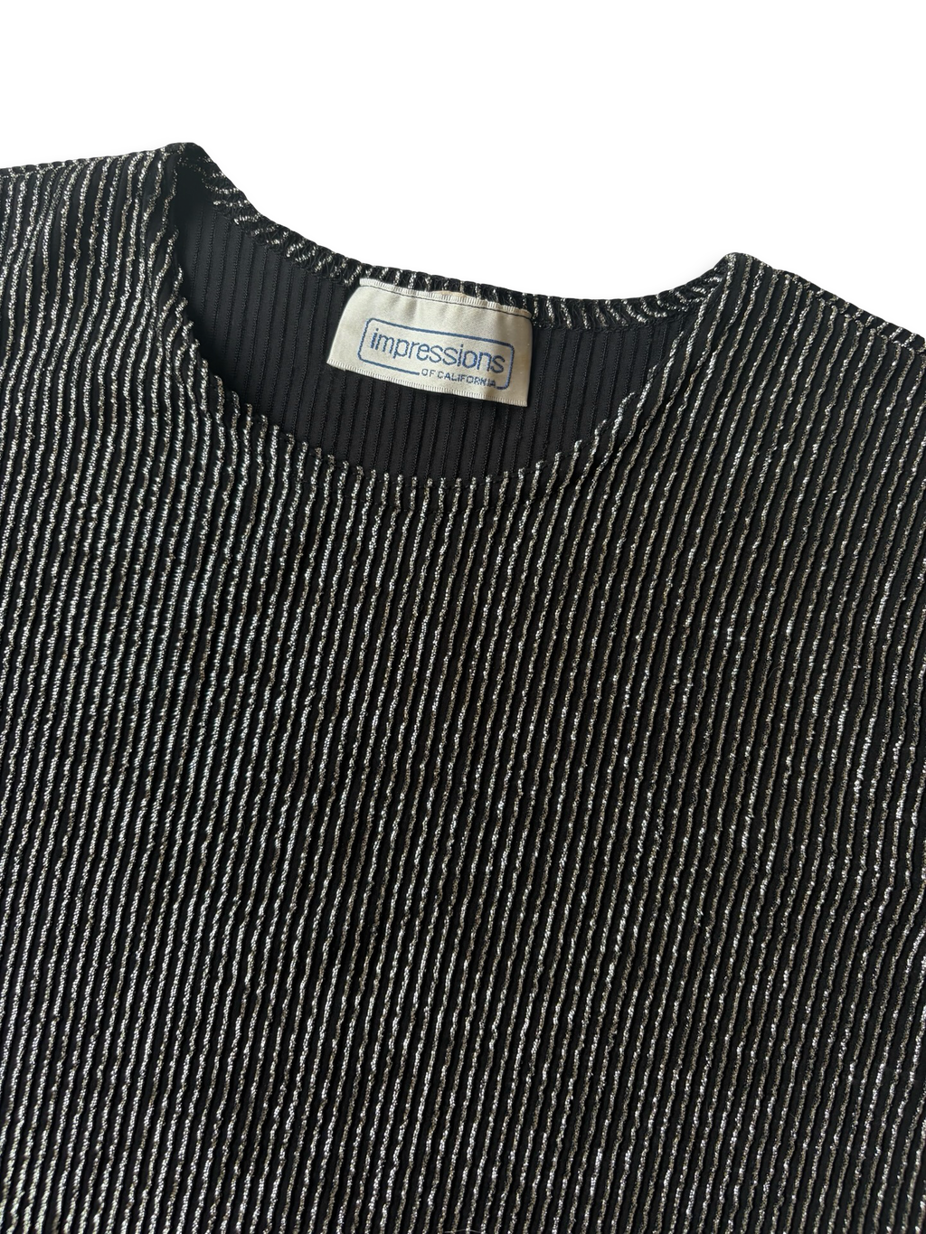 90s Metallic Tee ✮ Size M