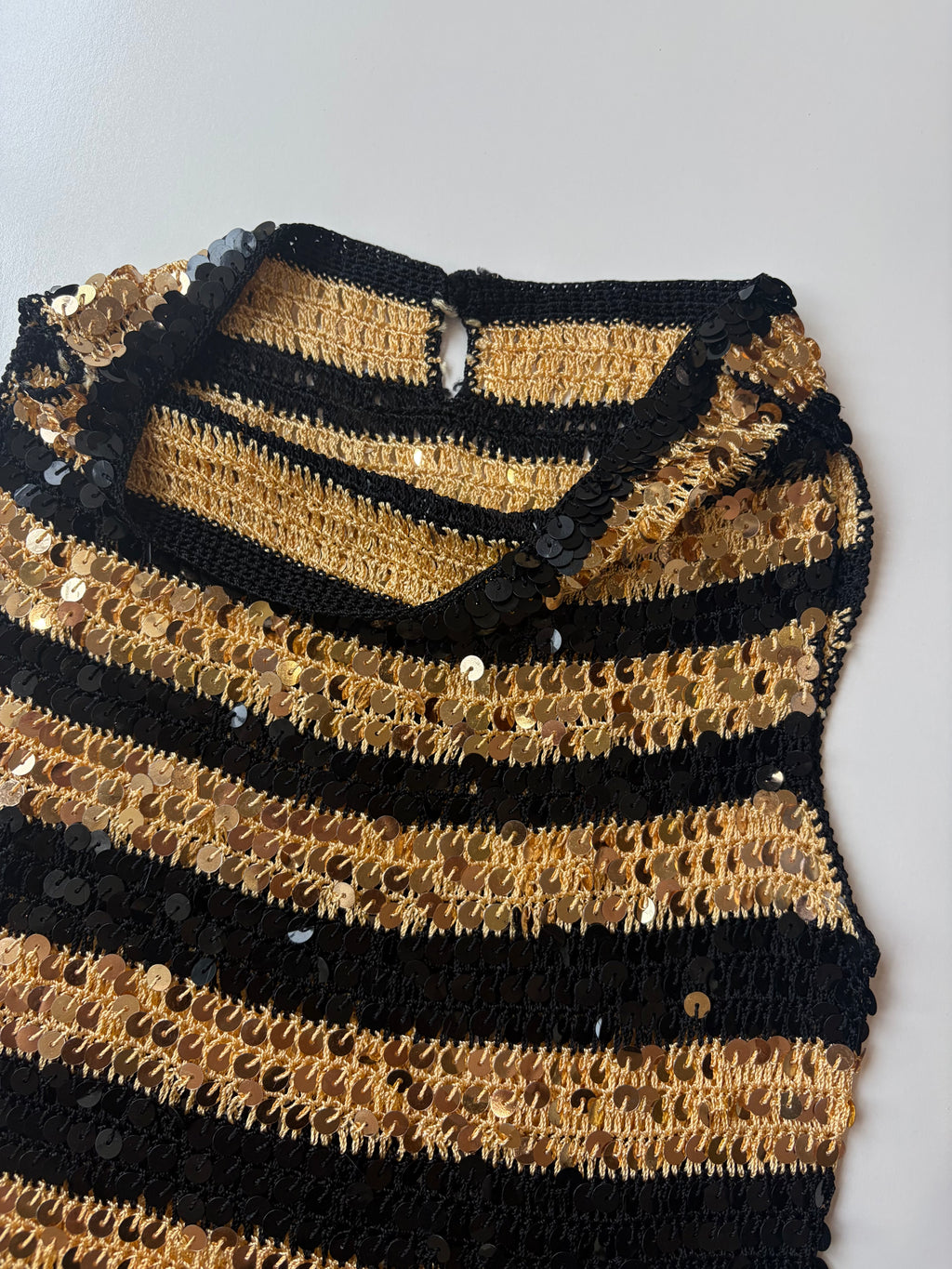 Vintage Black and Gold Sequin Top ✮ Size M-L*