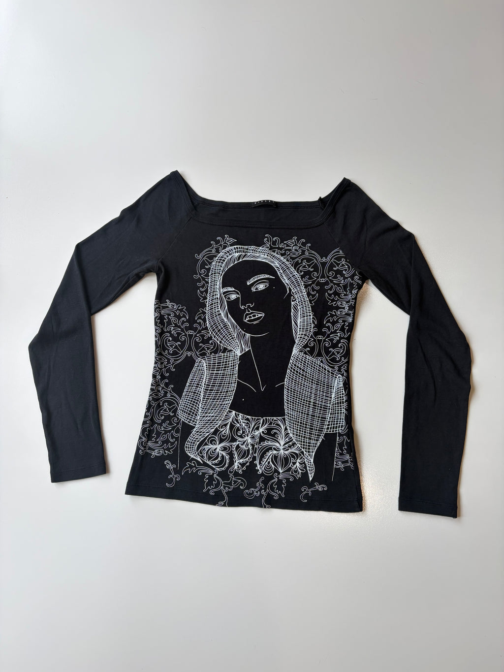 Italian Graphic Longsleeve Top ✮ Size M