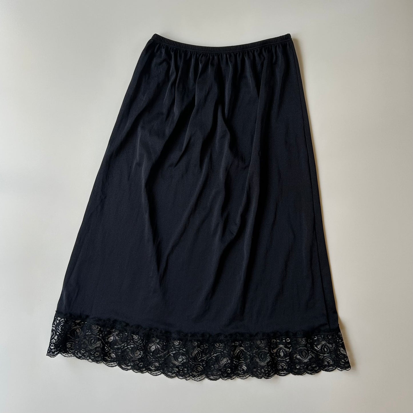 Vintage black lace slip skirt ✮ Size 10