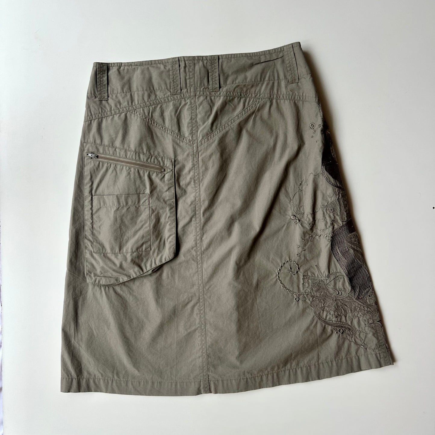Embroidered Cargo Skirt ✮ Size 8