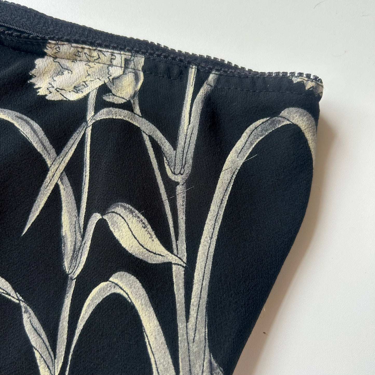 Silk floral lace skirt ✮ Size 12