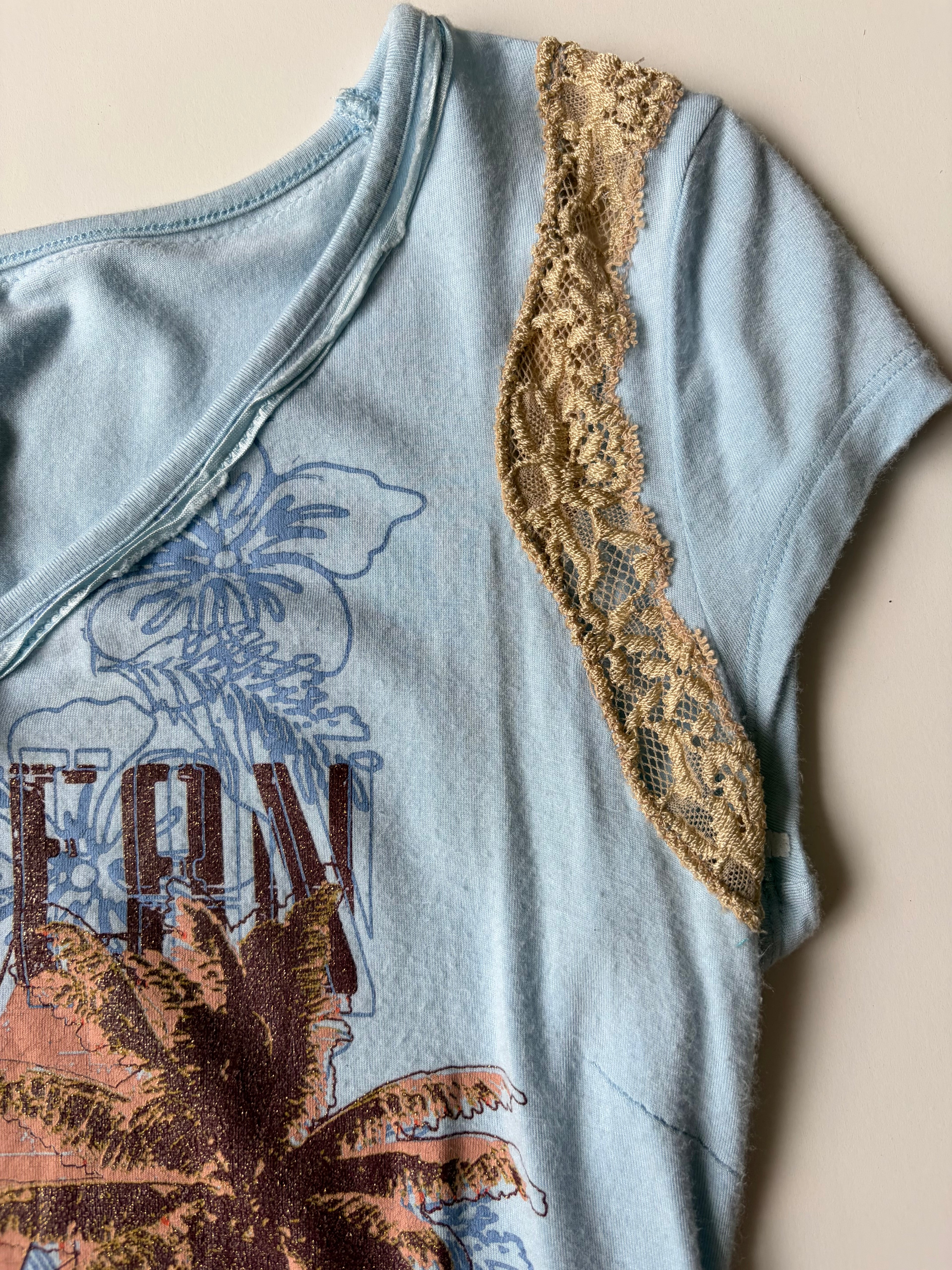 Dolce & Gabbana 'Caribbean' Tee ✮ Size M-L*